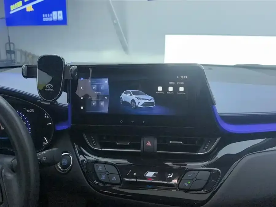 Toyota C-HR 2023 2.0L Leading Edition 2023 — миниатюра 4