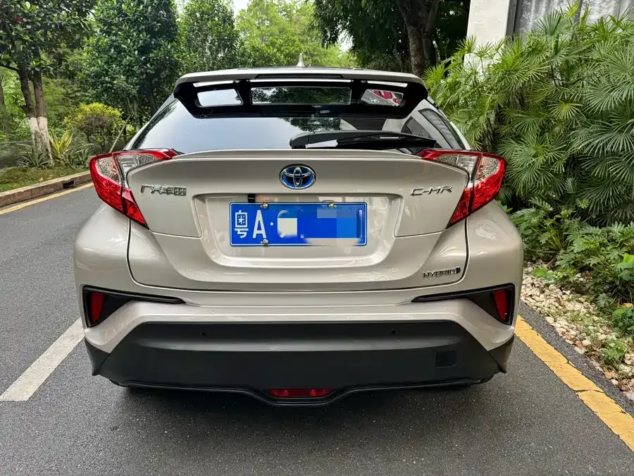 Toyota C-HR 2022 Dual Engine 2.0L E-CVT Comfort Edition 2023 — миниатюра 2