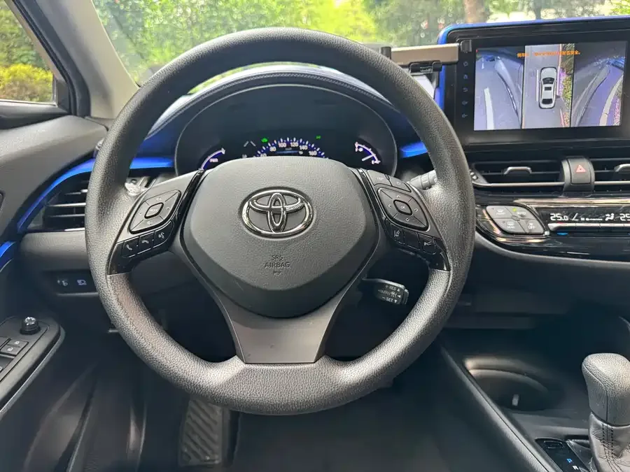 Toyota C-HR 2022 Dual Engine 2.0L E-CVT Comfort Edition 2023 — миниатюра 3