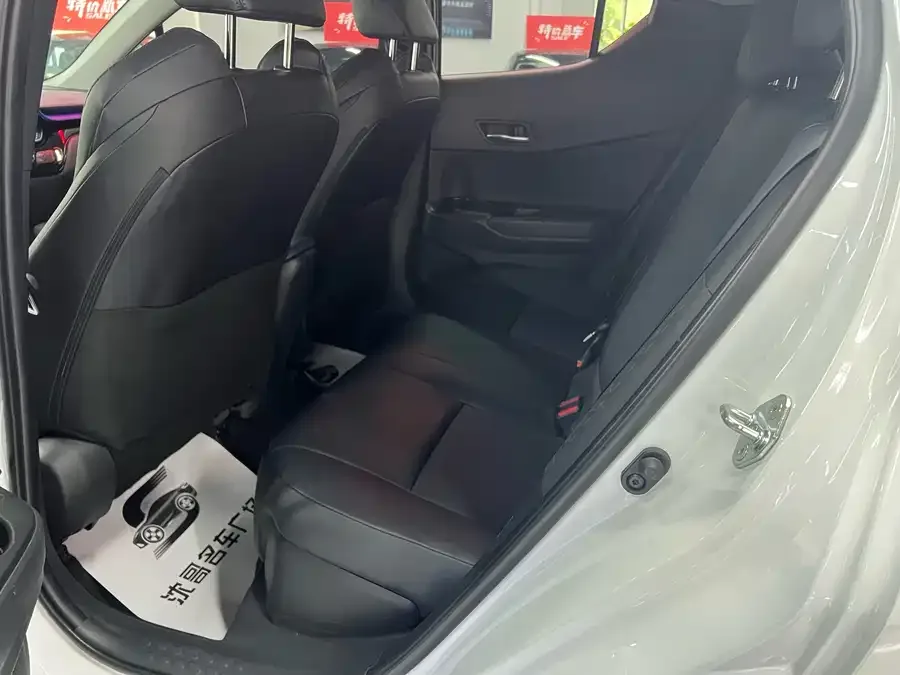 Toyota C-HR 2023 2.0L Comfort Edition 2023 — миниатюра 2