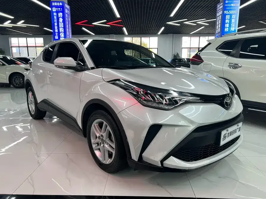 Toyota C-HR 2023 2.0L Comfort Edition 2023 — миниатюра 4