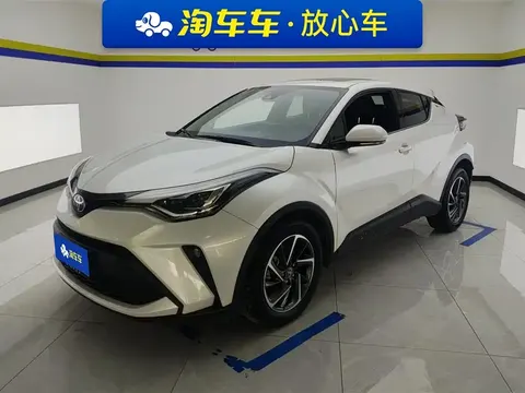 Toyota C-HR 2023 buy in Moscow
