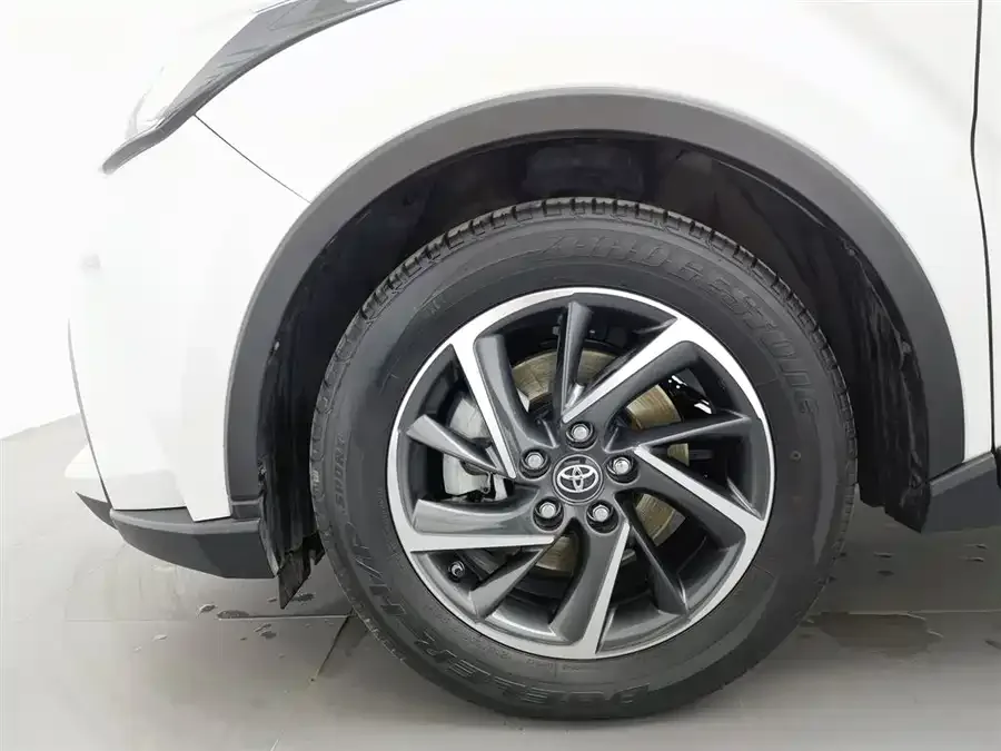 Toyota C-HR 2021 2.0L Luxury Edition 2023 — миниатюра 5