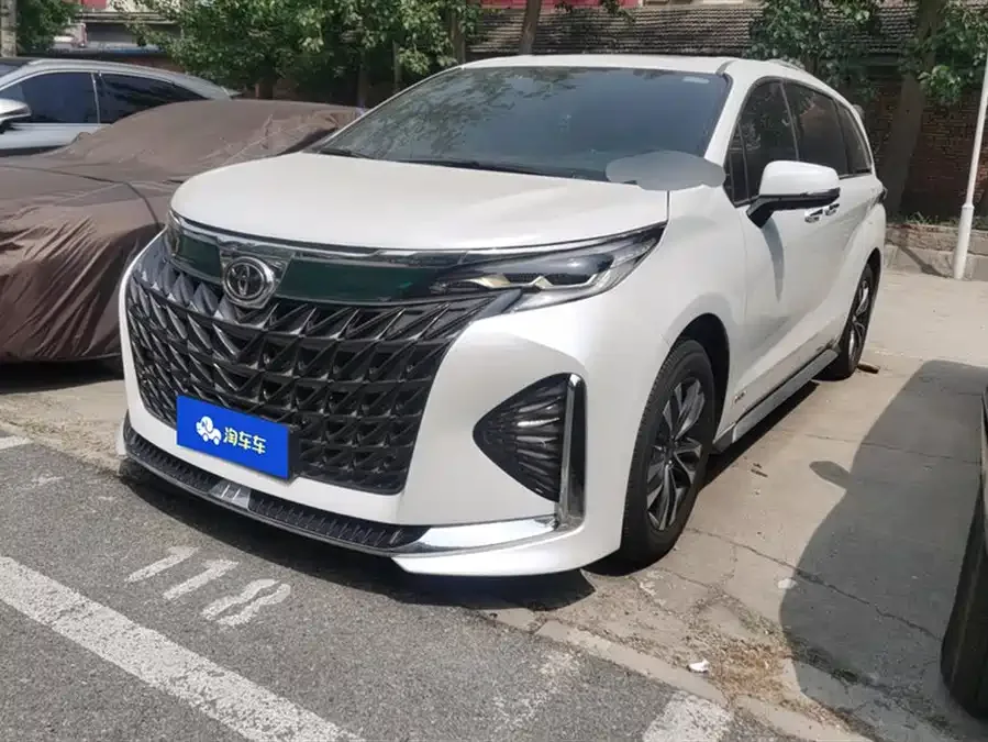 Toyota Granvia 2025