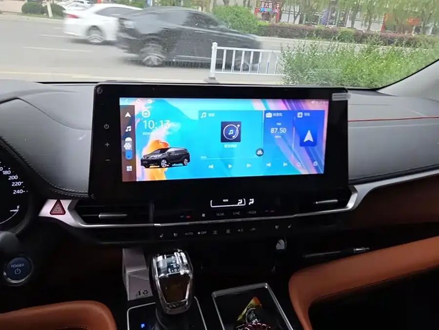 Toyota Granvia Grevia 2023 2.5L Hybrid Luxury Edition 2023 — миниатюра 4