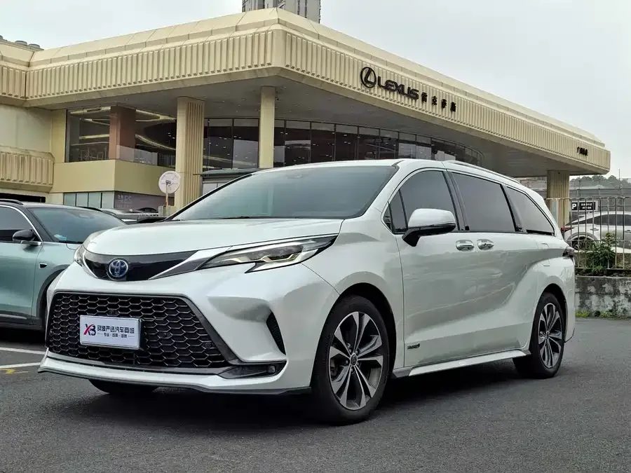 Toyota Granvia 2023