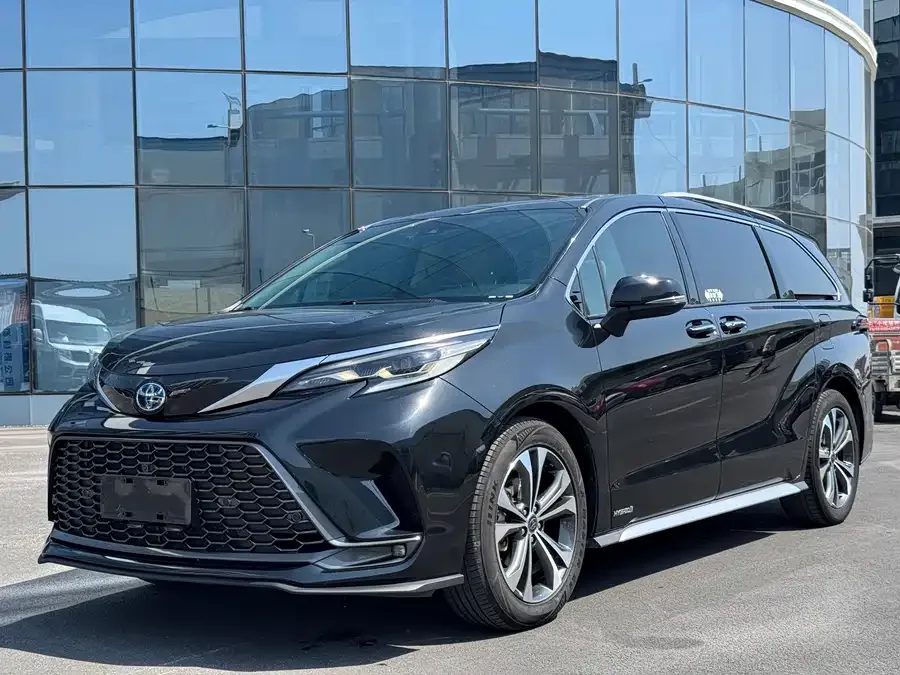 Toyota Granvia 2023