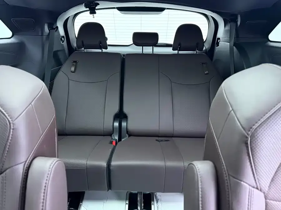 Toyota Granvia Grevia 2022 2.5L Hybrid Flagship Edition 2023 — миниатюра 3