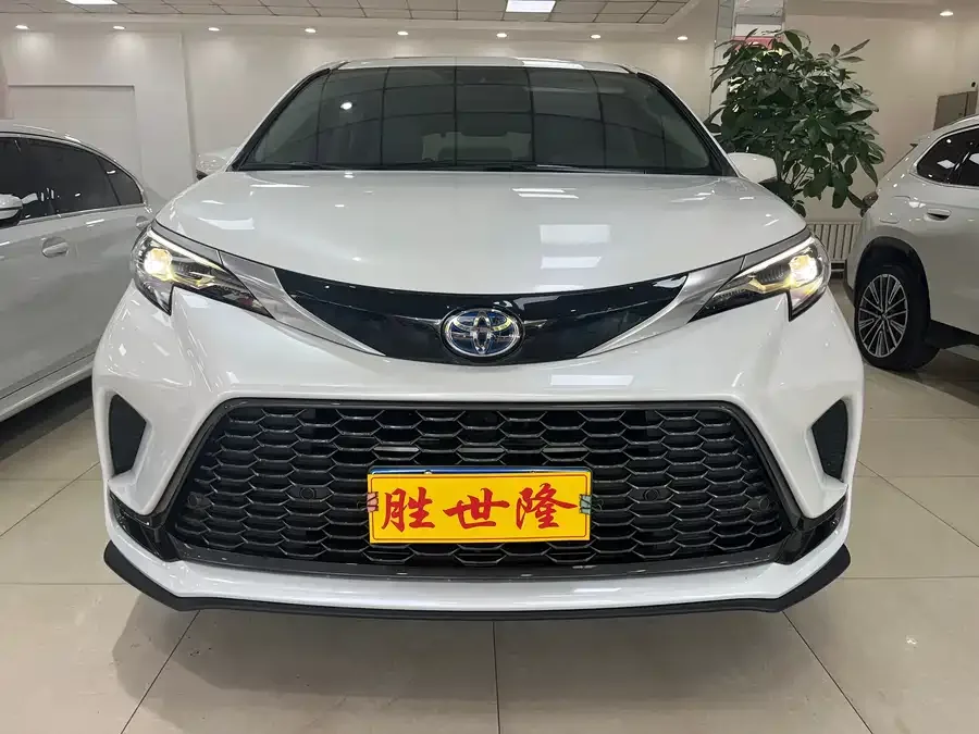 Toyota Granvia 2023