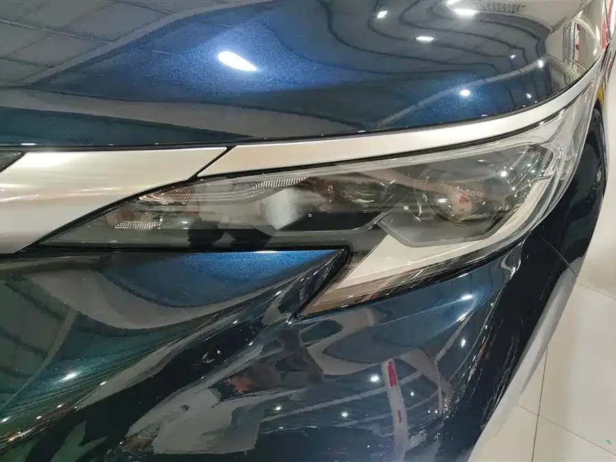 Toyota Granvia Grevia 2023 2.5L Hybrid Luxury Edition 2023 — миниатюра 5