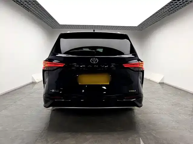 Toyota Granvia Grevia 2023 2.5L Hybrid Flagship VIP Edition 2023 — миниатюра 5