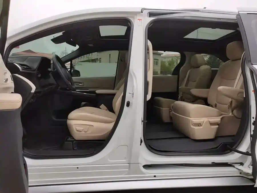 Toyota Granvia Grevia 2023 2.5L Hybrid Premium PLUS Edition 2024 — миниатюра 5