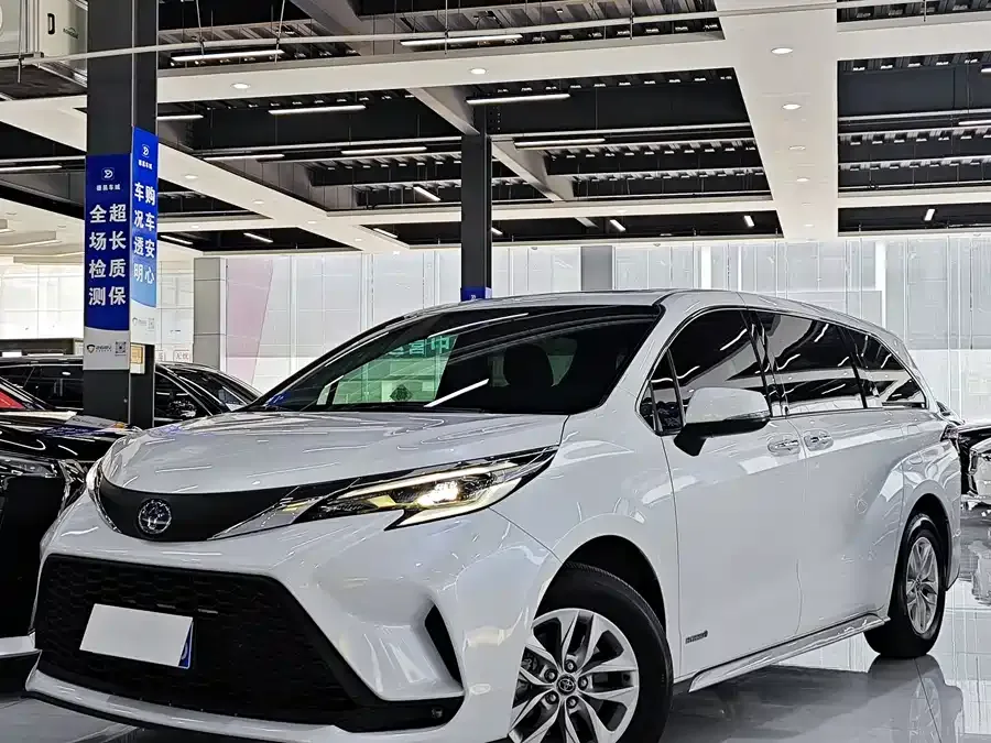Toyota Granvia 2023