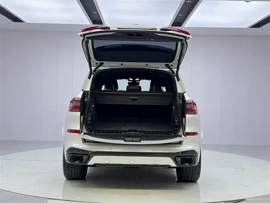 BMW X5 2022 facelift xDrive 30Li Exclusive M Sport Package 2024 — миниатюра 3