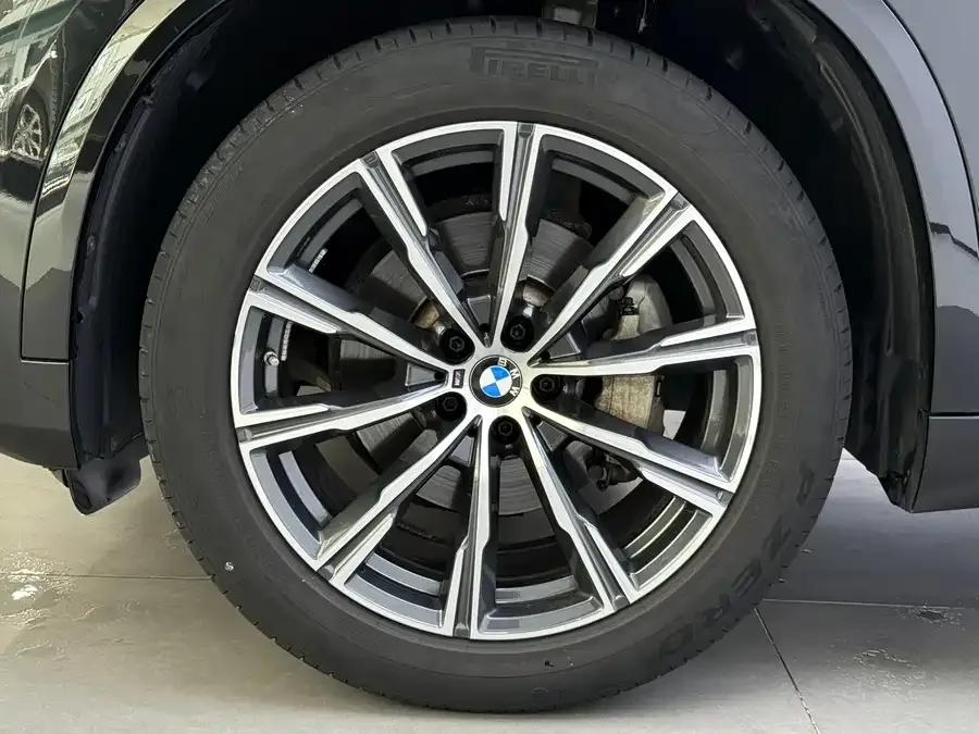 BMW X5 2022 facelift xDrive 30Li M Sport package 2023 — миниатюра 2