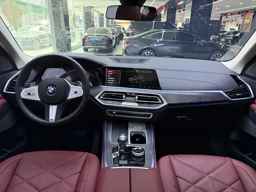 BMW X5 2022 facelift xDrive 30Li M Sport package 2023 — миниатюра 3