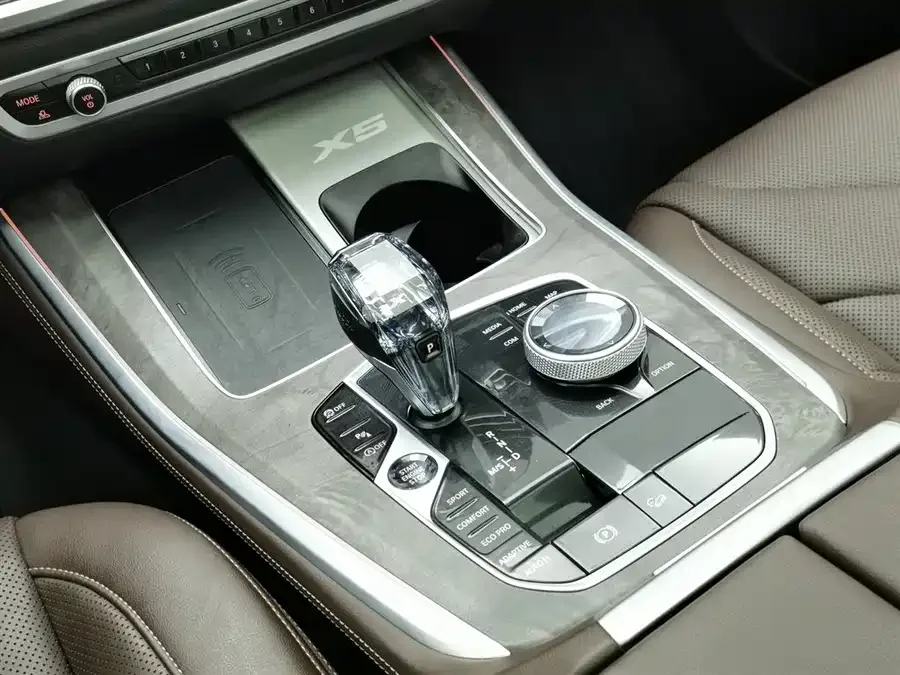 BMW X5 2022 xDrive 30Li M Sport Package 2022 — миниатюра 4