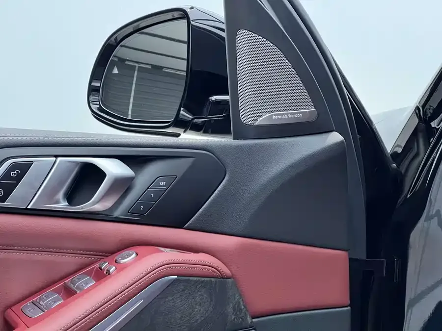 BMW X5 2022 facelift xDrive 30Li M Sport package 2023 — миниатюра 3
