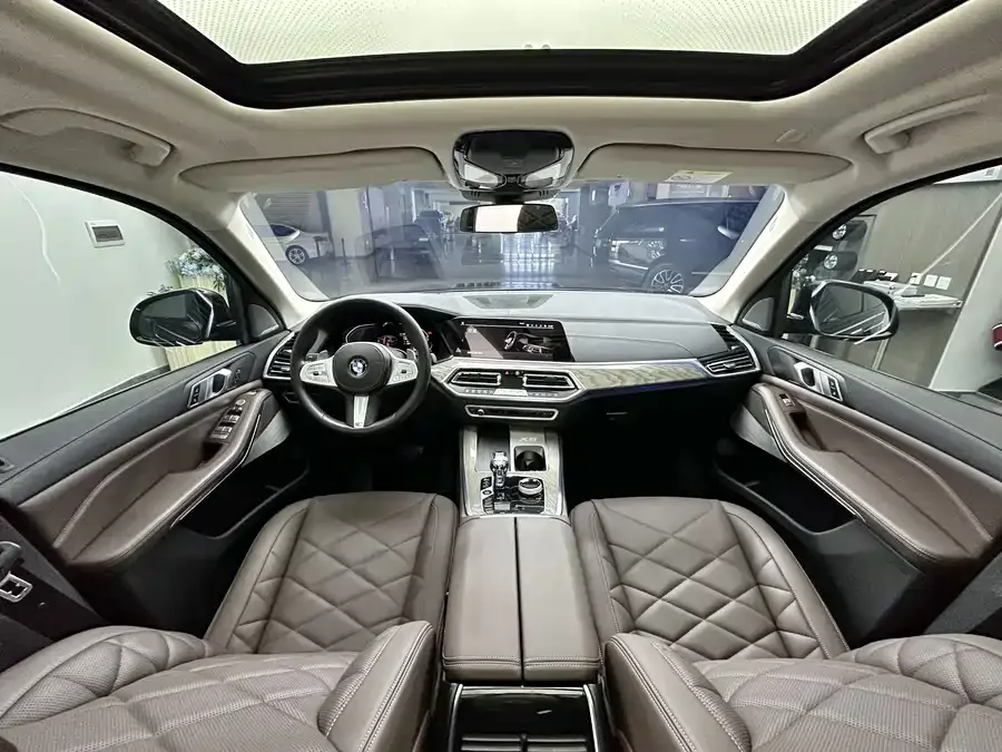 BMW X5 2022 xDrive 40Li Exclusive M Sport Package 2022 — миниатюра 3