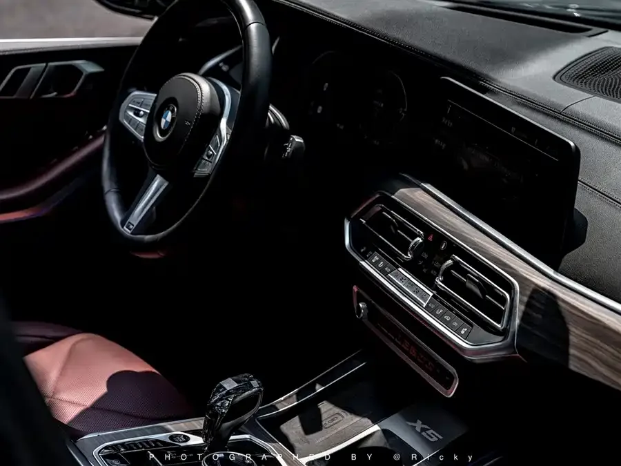 BMW X5 2022 facelift xDrive 40Li M Sport package 2023 — миниатюра 2