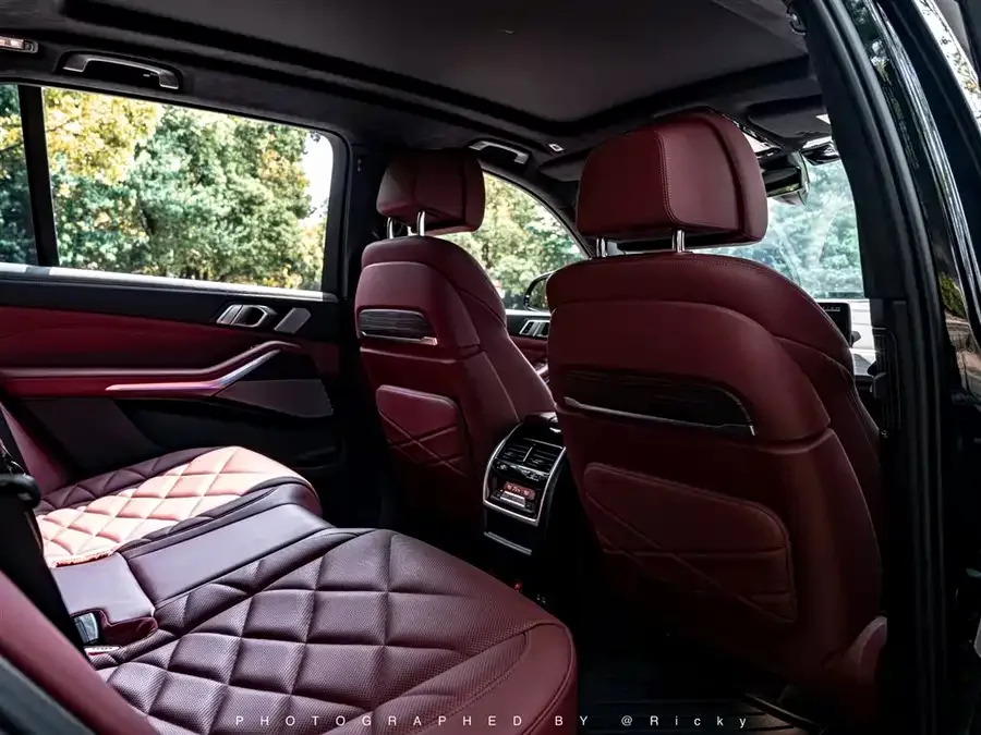 BMW X5 2022 facelift xDrive 40Li M Sport package 2023 — миниатюра 3