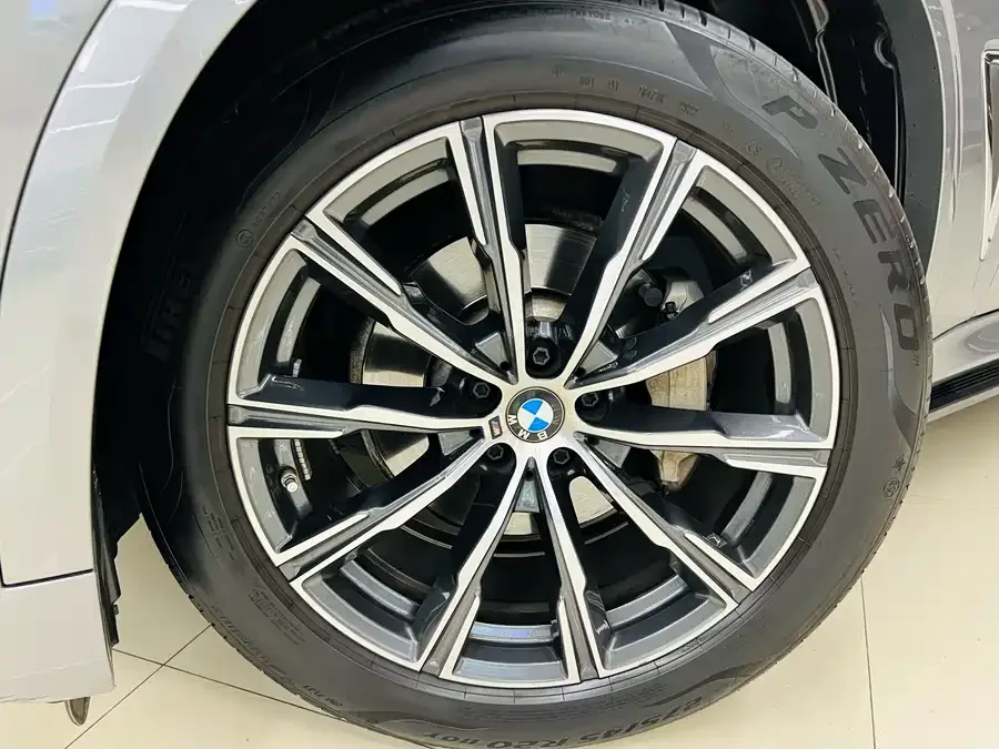 BMW X5 2022 xDrive 30Li Exclusive M Sport Package 2023 — миниатюра 2