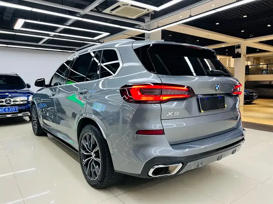 BMW X5 2022 xDrive 30Li Exclusive M Sport Package 2023 — миниатюра 5