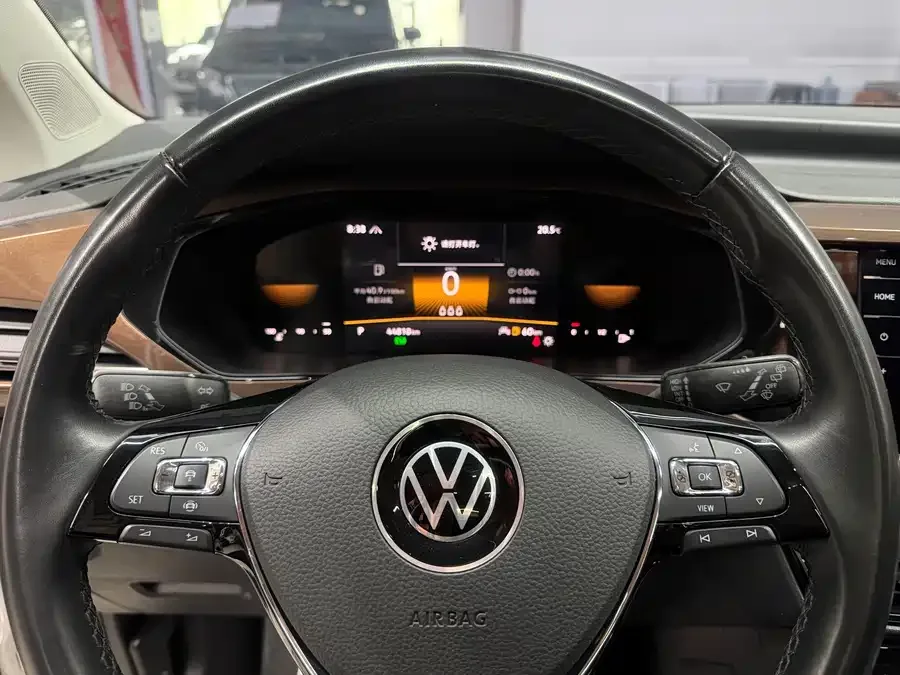 Volkswagen Tiguan (Tharu) Tuyue 2022 280TSI 2WD Luxury Edition 2022 — миниатюра 3