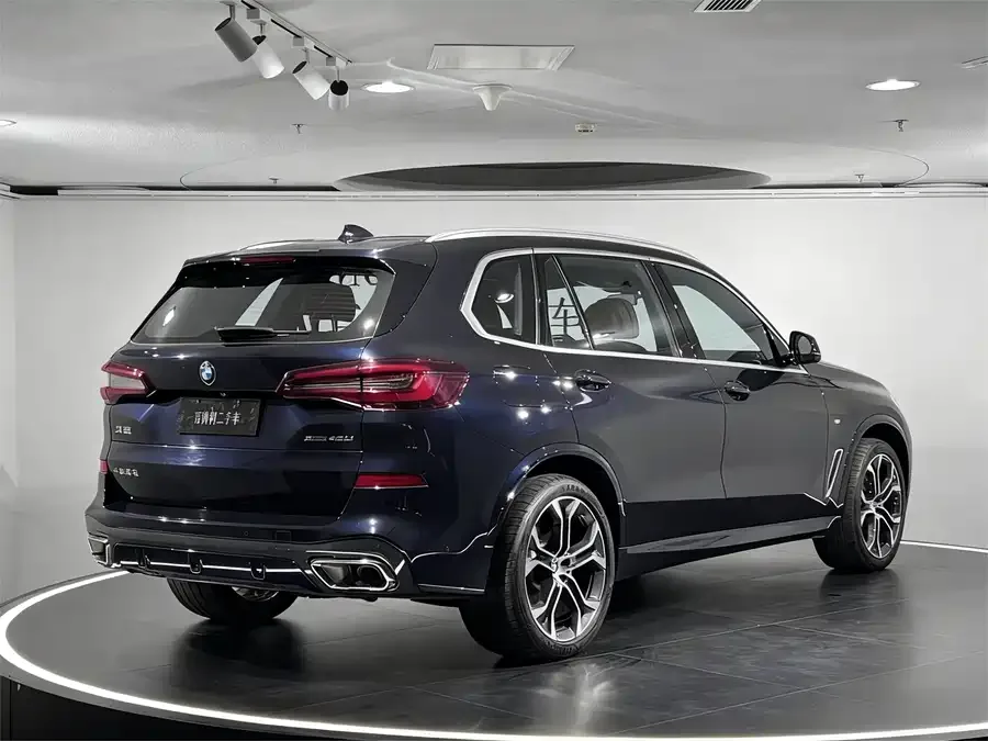 BMW X5 2022 facelift xDrive 40Li Exclusive M Sport Package 2023 — миниатюра 3
