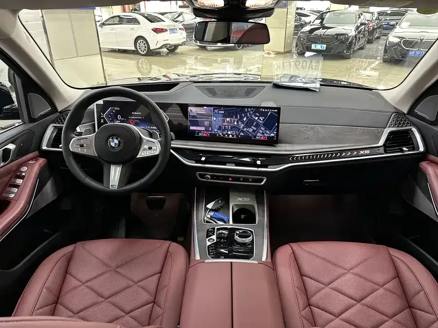 BMW X5 2023 xDrive 30Li Exclusive M Sport Package 2025 — миниатюра 4