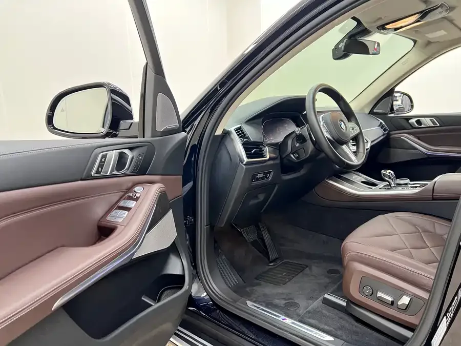 BMW X5 2022 xDrive 30Li Exclusive M Sport Package 2023 — миниатюра 3