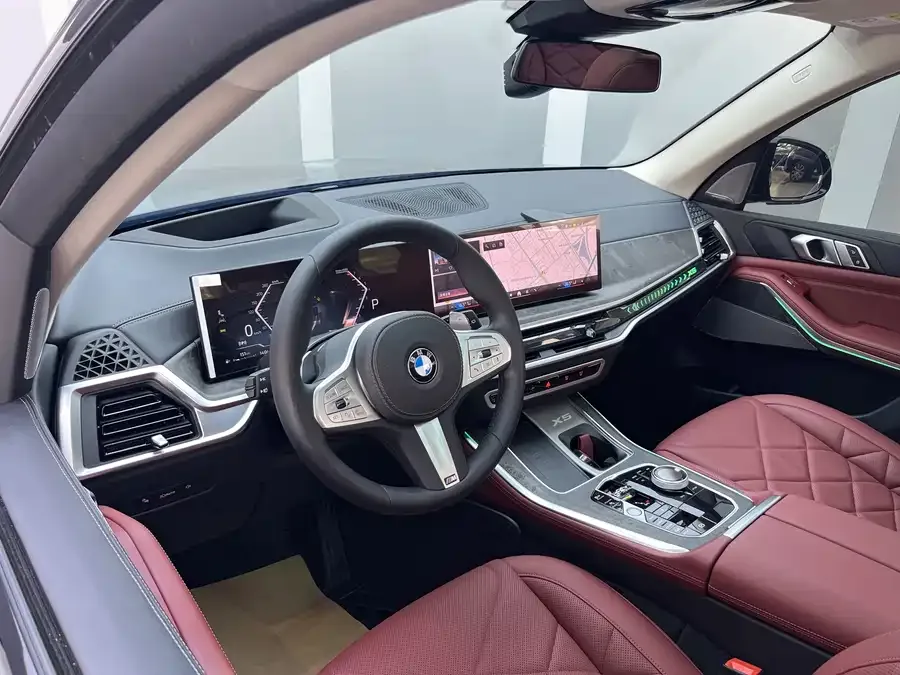 BMW X5 2025 xDrive 30Li Exclusive M Sport Night Edition 2025 — миниатюра 4