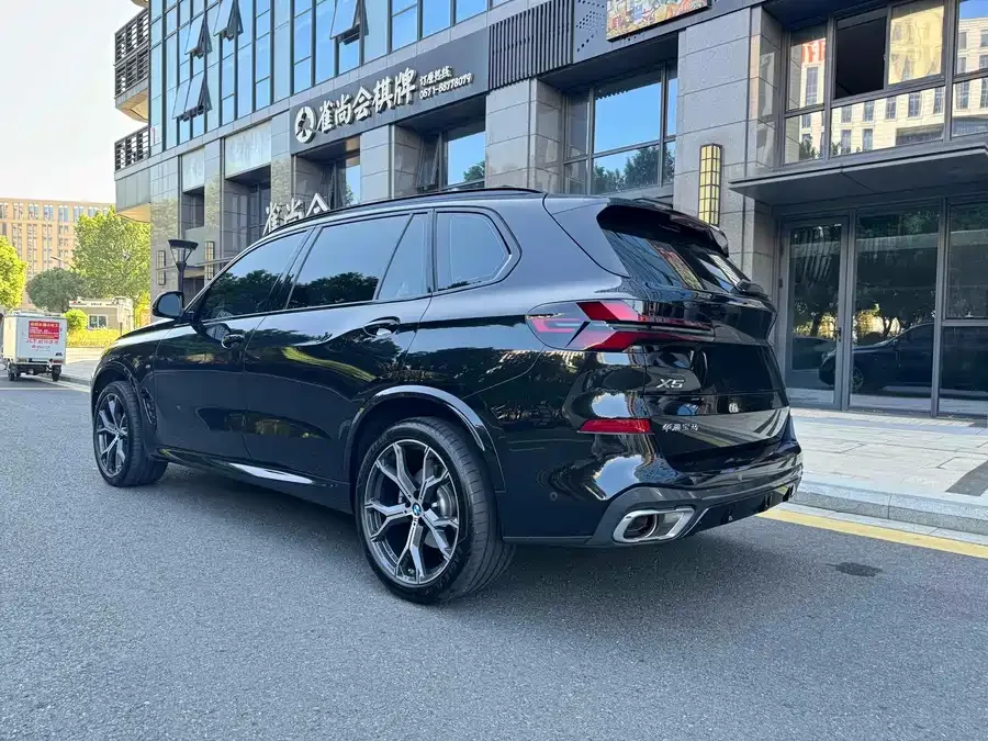 BMW X5 2023 xDrive 30Li Exclusive M Sport Night Edition 2025 — миниатюра 5