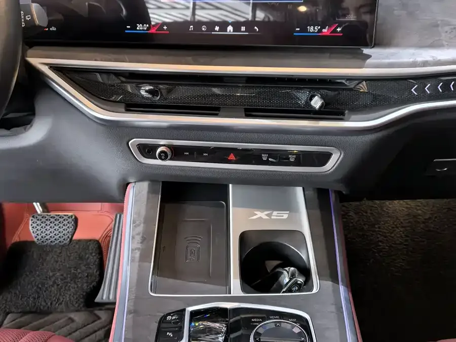 BMW X5 2023 xDrive 30Li Exclusive M Sport Night Edition 2024 — миниатюра 3