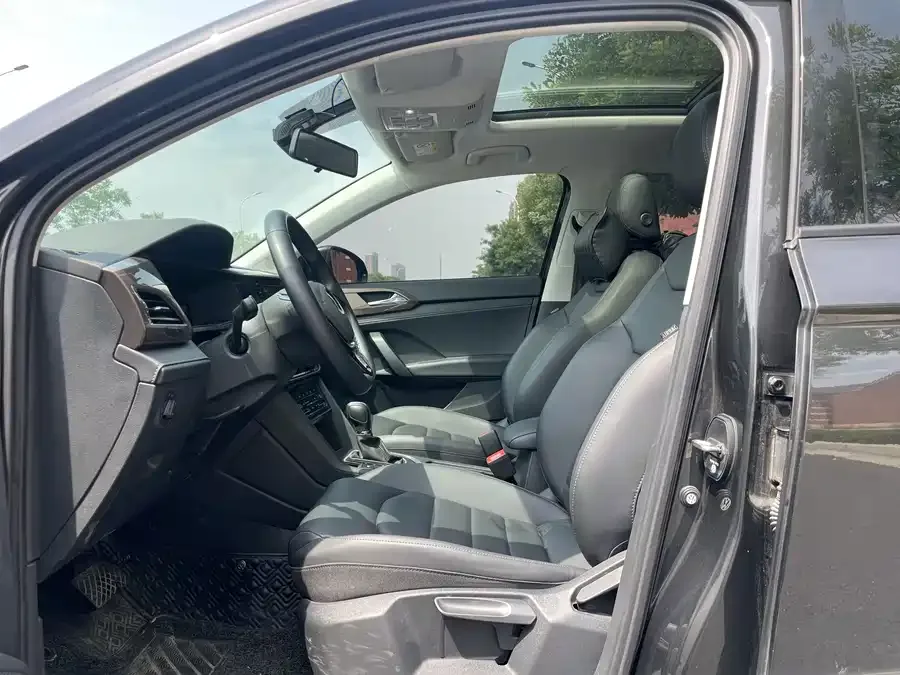 Volkswagen Tiguan (Tharu) Tuyue 2022 280TSI 2WD Comfort Edition 2022 — миниатюра 3