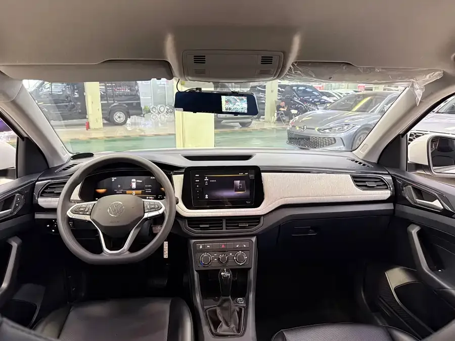 Volkswagen Tiguan (Tharu) Tuyue 2025 New 1.5L Ruijin Edition 2025 — миниатюра 2