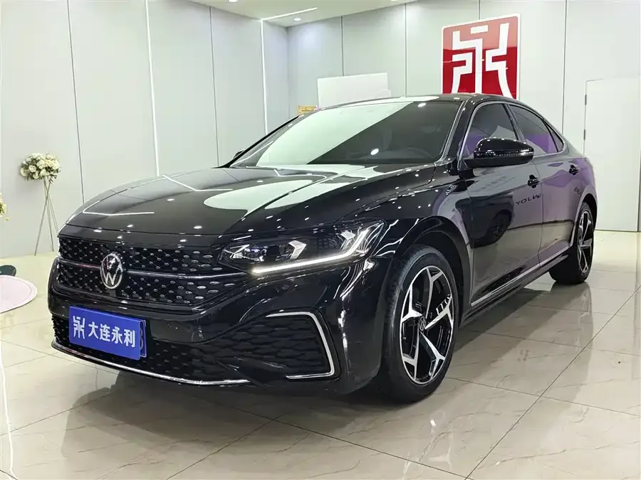 Volkswagen Passat Passat 2024 380TSI Starry Sky Dragon Edition 2024 — фото 1, купить с доставкой в Москву