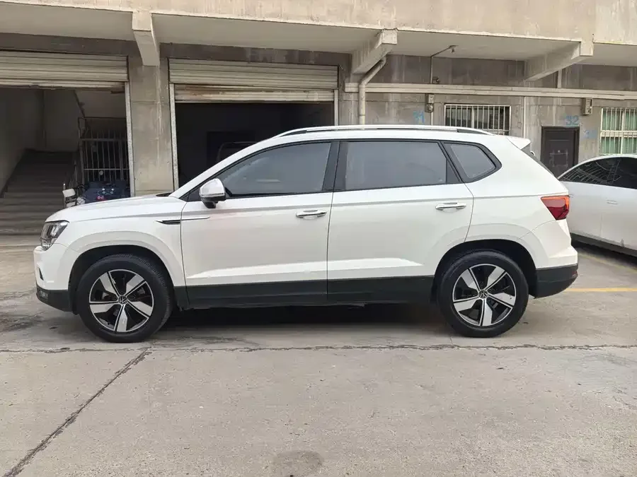 Volkswagen Tiguan (Tharu) Tuyue 2022 280TSI 2WD Luxury Edition 2022 — миниатюра 5