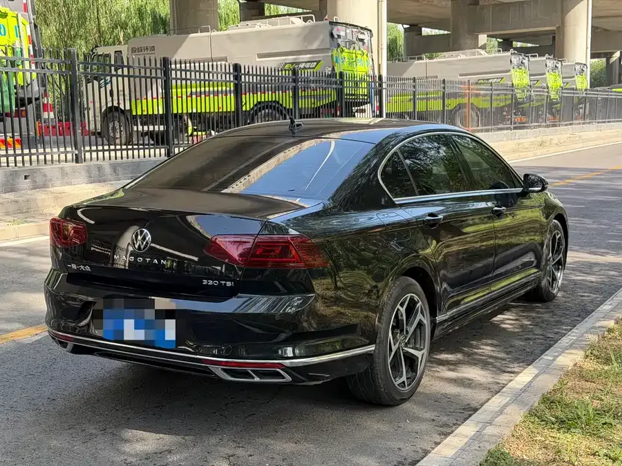 Volkswagen Magotan Magotan 2025 facelift model 330TSI DSG luxury model 2025 — миниатюра 2