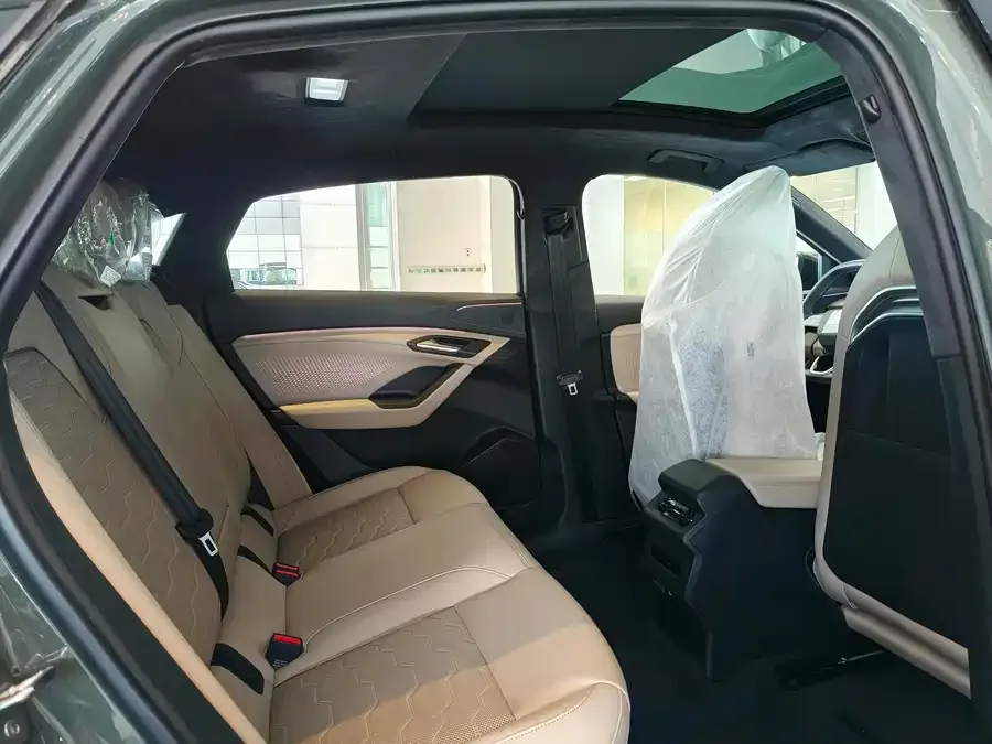 Audi Q6L Sportback e-tron 2026 Extended Range Version 2026 — миниатюра 5