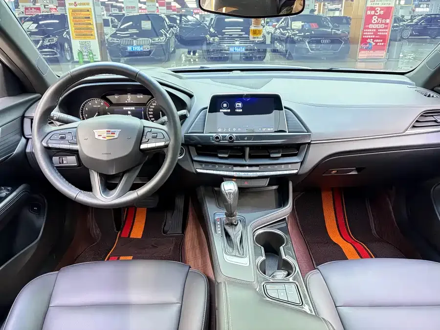 Cadillac CT4 2022 28T Fashion Model 2022 — миниатюра 2