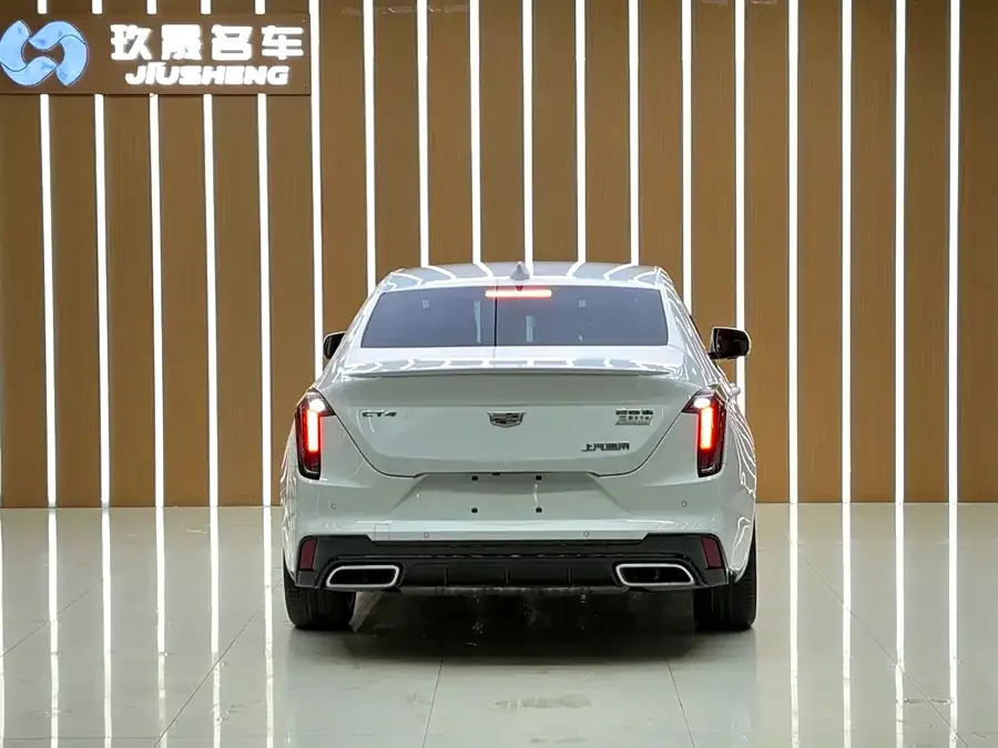 Cadillac CT4 2022 28T Fashion Model 2022 — миниатюра 5