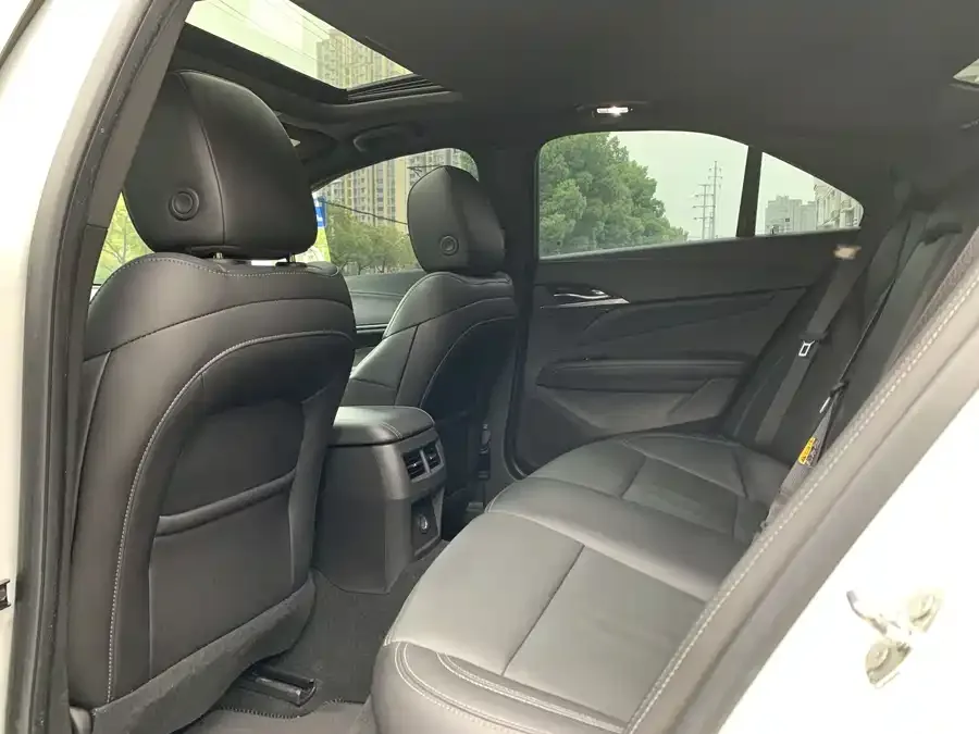 Cadillac CT4 2022 28T luxury model 2022 — миниатюра 4