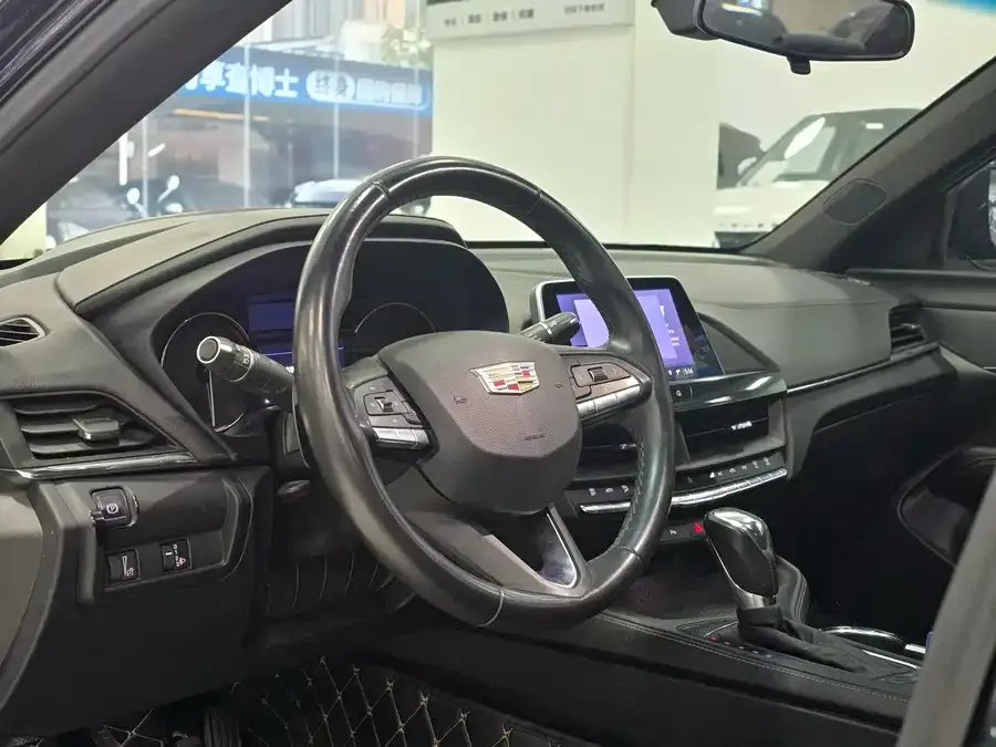 Cadillac CT4 2022 28T Fashion Model 2023 — миниатюра 4