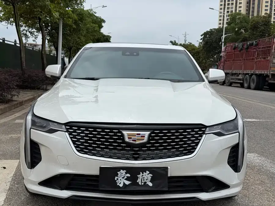 Cadillac CT4 2023