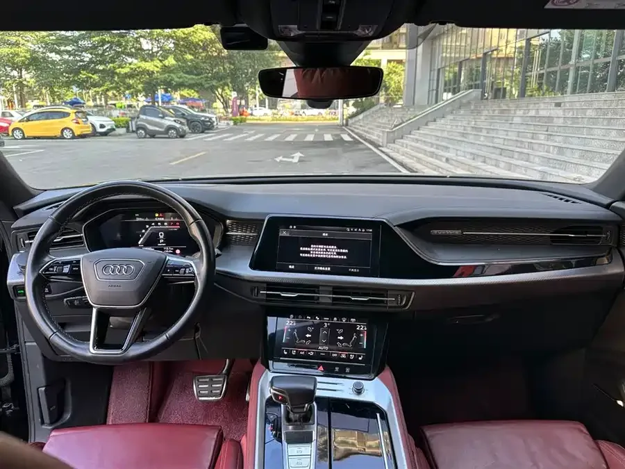 Audi Q6 2024 45 TFSI quattro Black Warrior Edition 7-seater 2024 — миниатюра 5