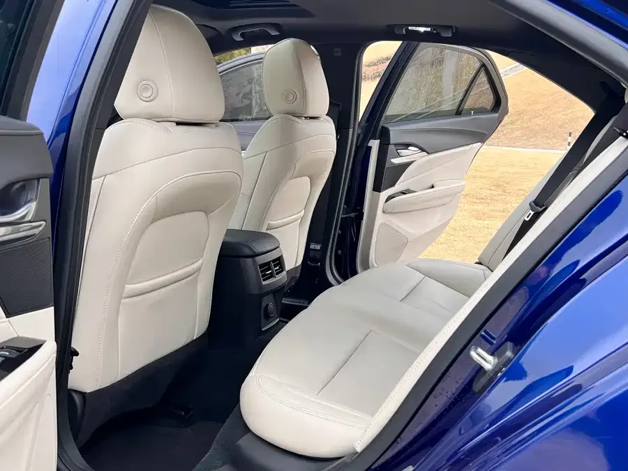 Cadillac CT4 2023 25T Luxury Edition 2023 — миниатюра 3