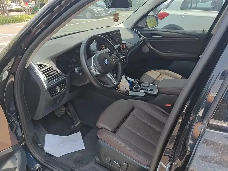 BMW X3 2023 facelift xDrive30i Leading M Night Edition 2024 — миниатюра 3