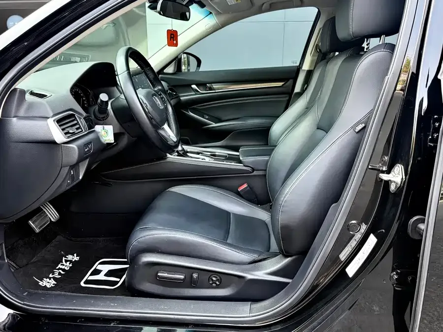 Honda Accord 2022 Accord 260TURBO Fantasy NightFlagship Edition 2022 — миниатюра 5