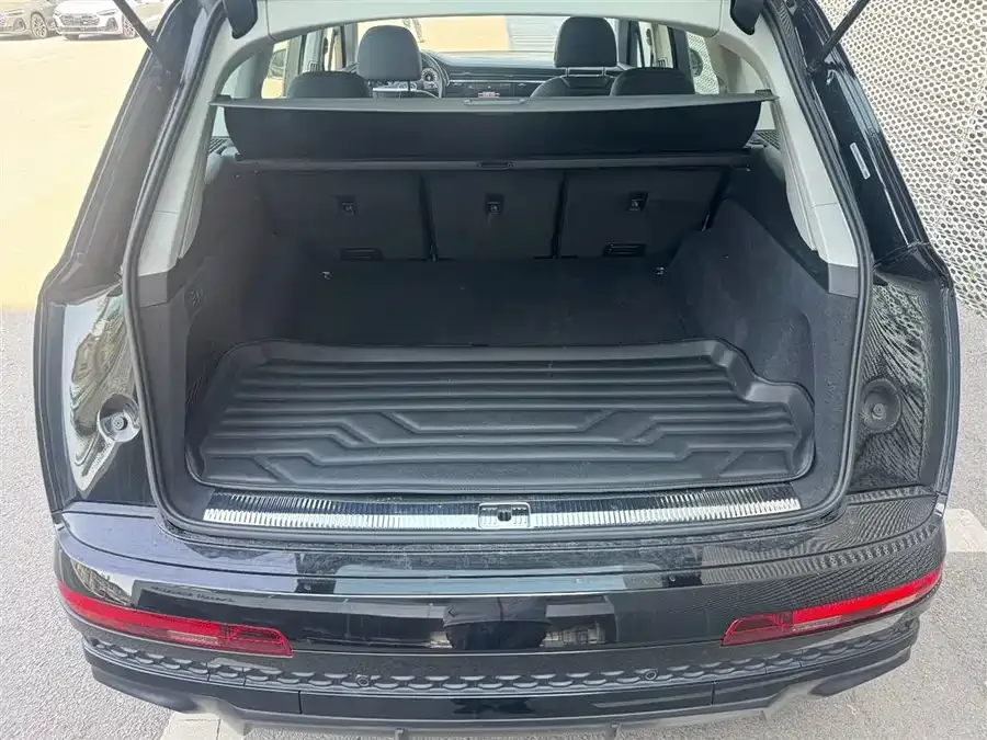 Audi Q7 2024 45 TFSI quattro S line Black Warrior 2024 — миниатюра 3